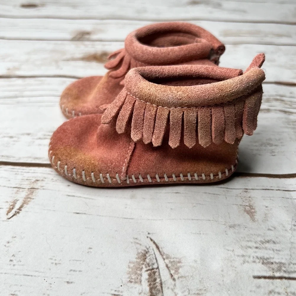 Minnetonka Moccasin‎ Booties Pink Suede Fringe Whipstitch Size 3